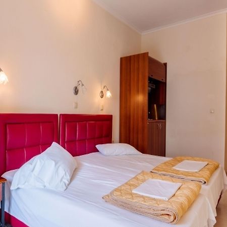 Christina Hotel Olympiakí Aktí Dış mekan fotoğraf