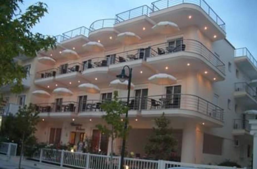 Christina Hotel Olympiakí Aktí Dış mekan fotoğraf