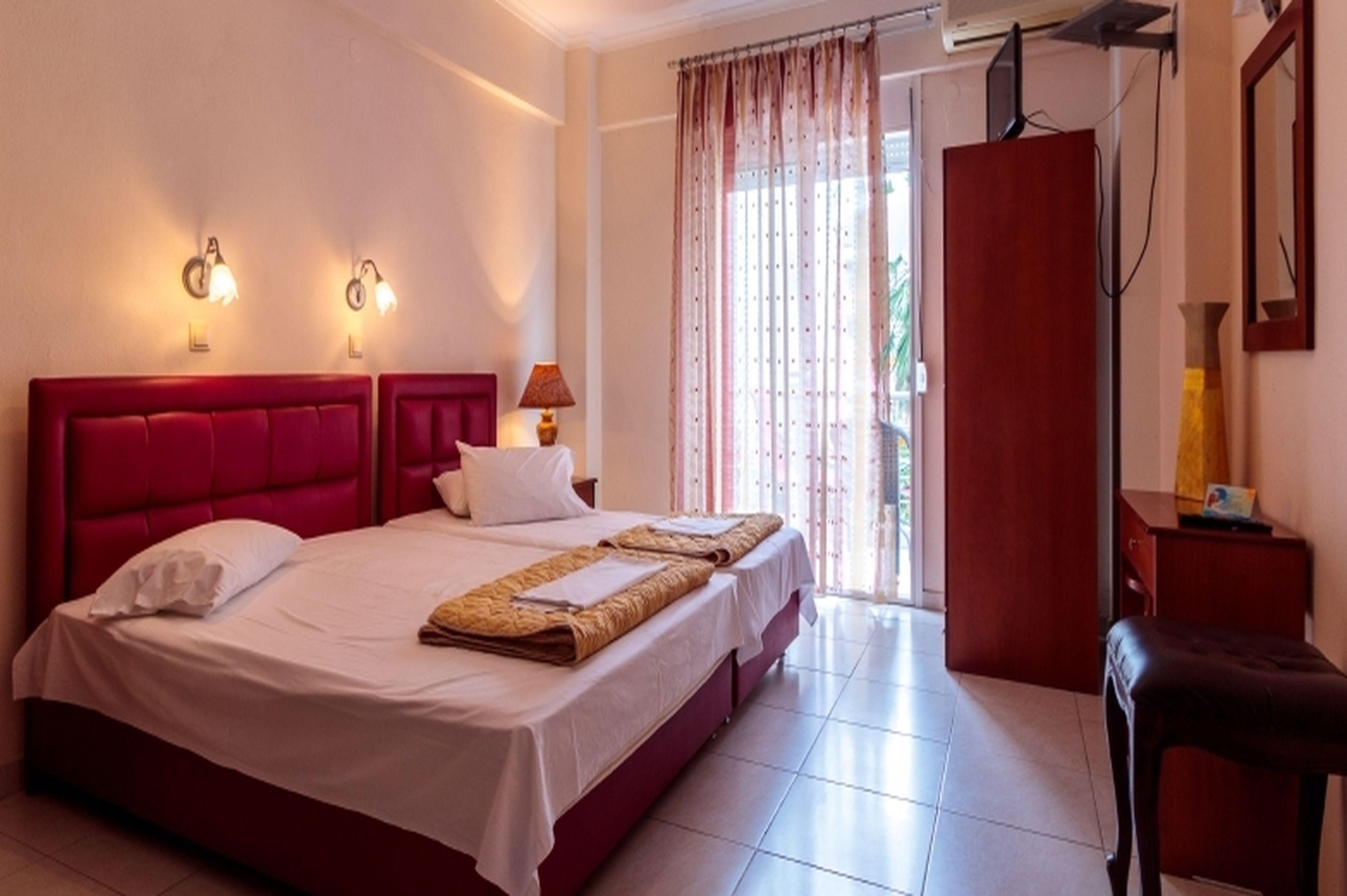 Christina Hotel Olympiakí Aktí Dış mekan fotoğraf